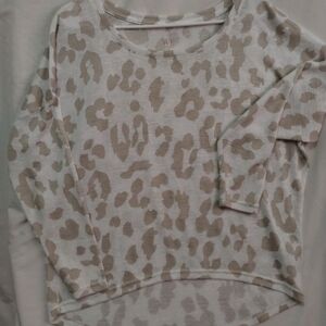 WE White and Tan Leopard Print Soft Knit Light Oversized Hi-Low Hem